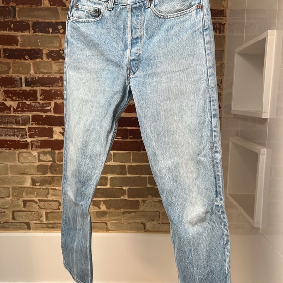 Vintage Levi's 501 Light Wash - Size 29/29 - Picture 2 of 10